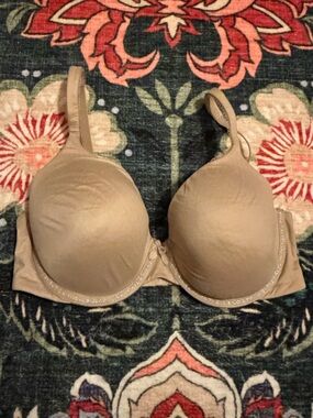 3/$25 💕 Victoria’s Secret T-Shirt Bra 36D Nude Beige